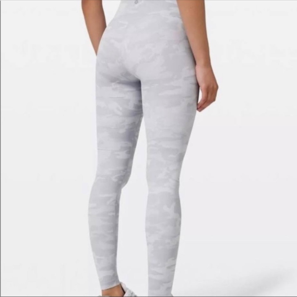 🍋Lululemon Wunder Under HR Tight 25” NWT, white army camo leggings🍋